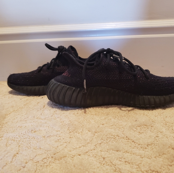 Yeezy's - Picture 3 of 4